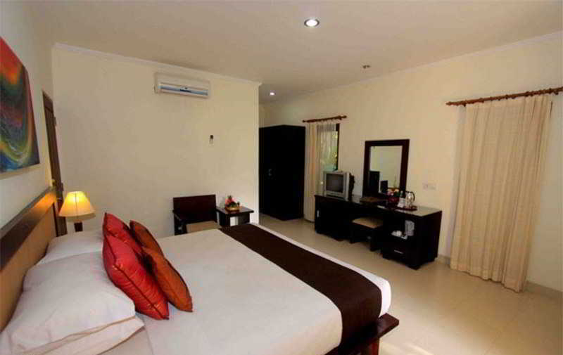 Puri Raja Hotel Legian Kültér fotó