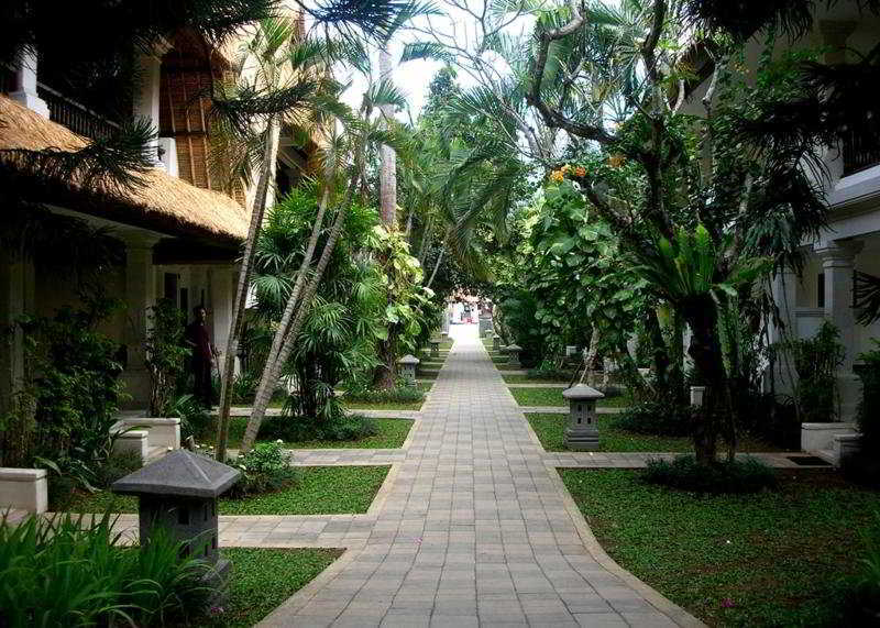 Puri Raja Hotel Legian Kültér fotó
