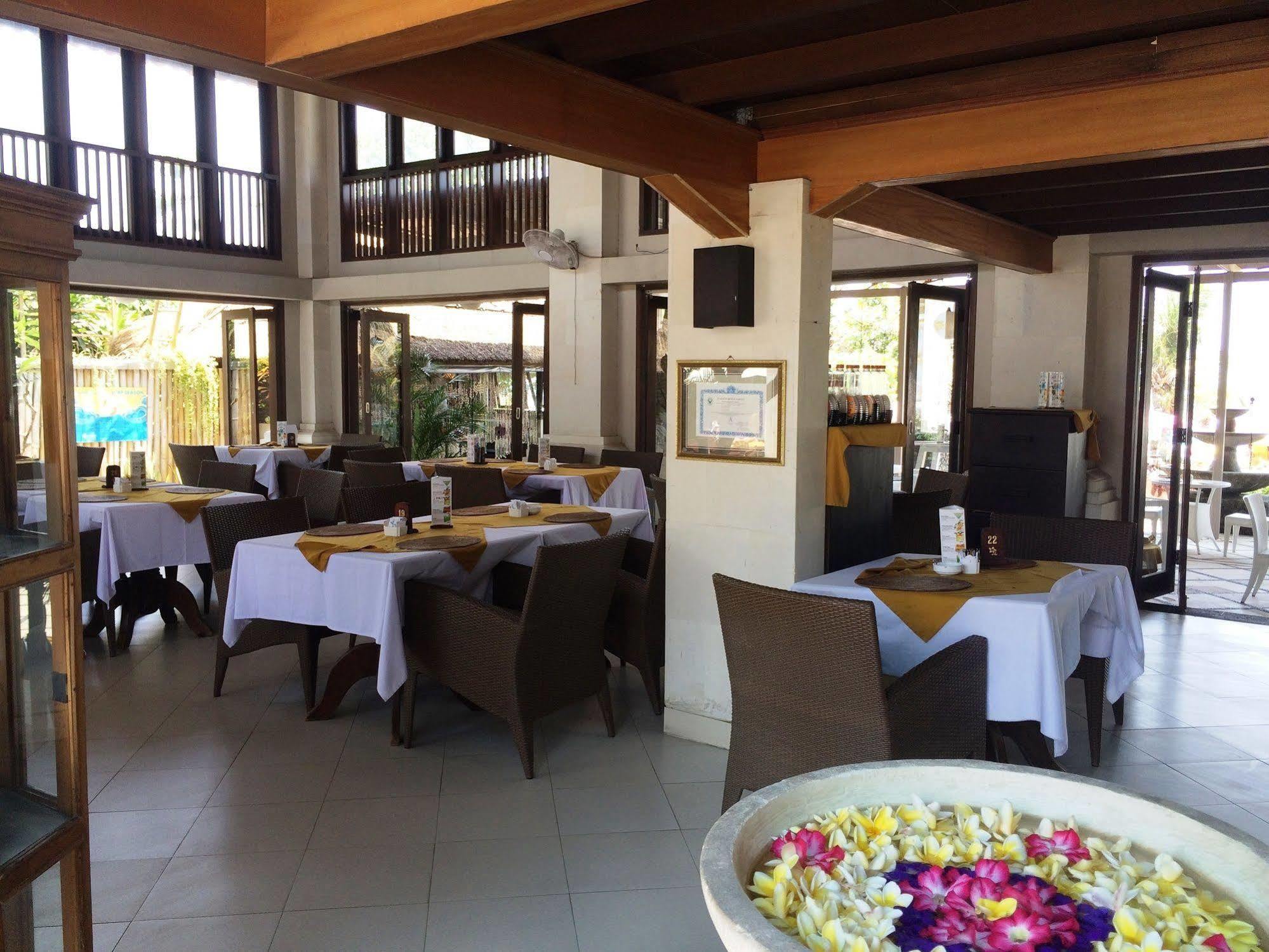 Puri Raja Hotel Legian Kültér fotó