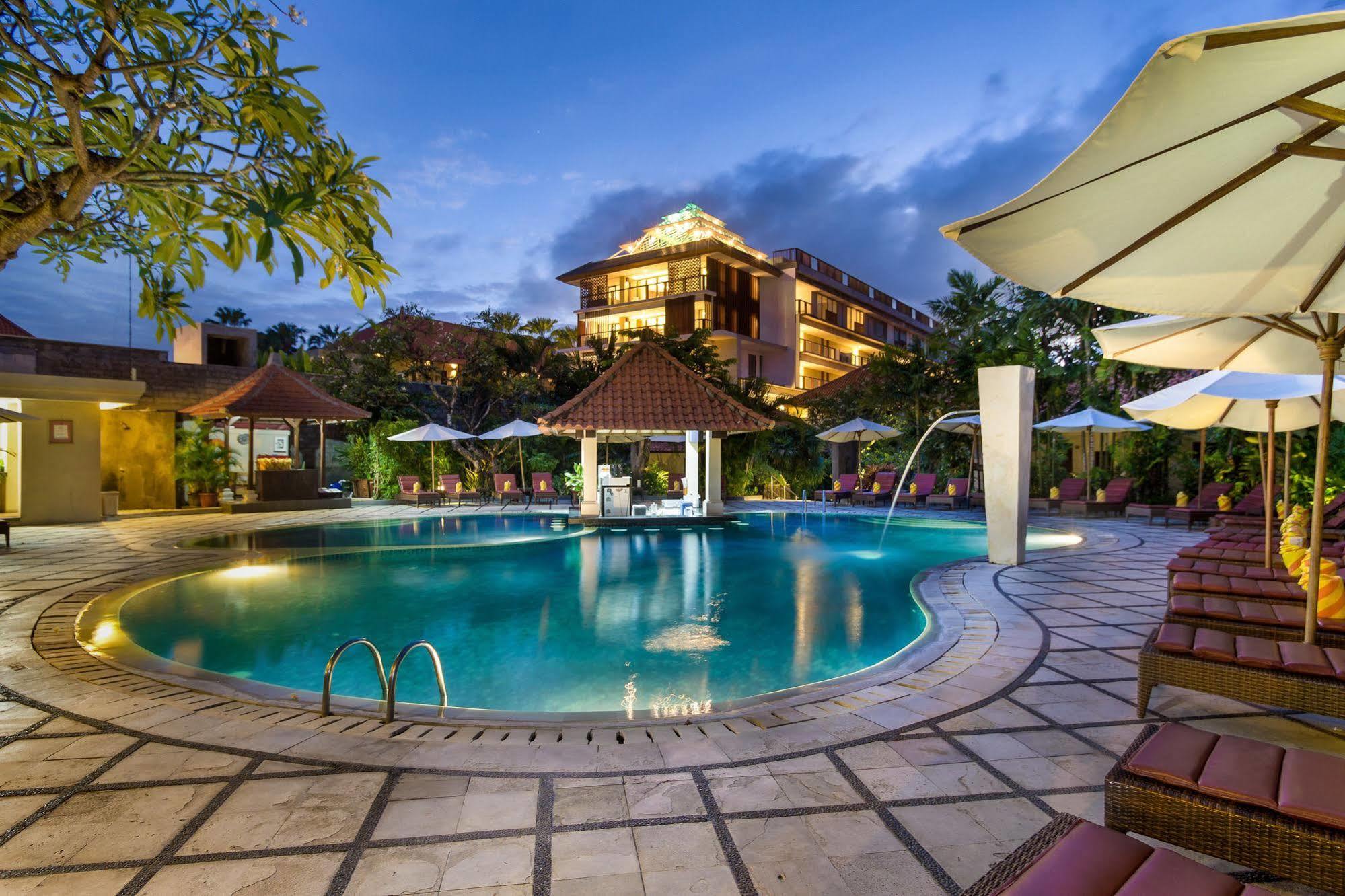 Puri Raja Hotel Legian Kültér fotó