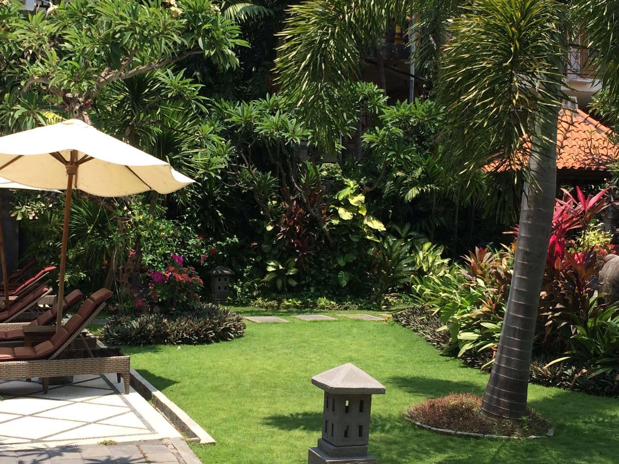 Puri Raja Hotel Legian Kültér fotó