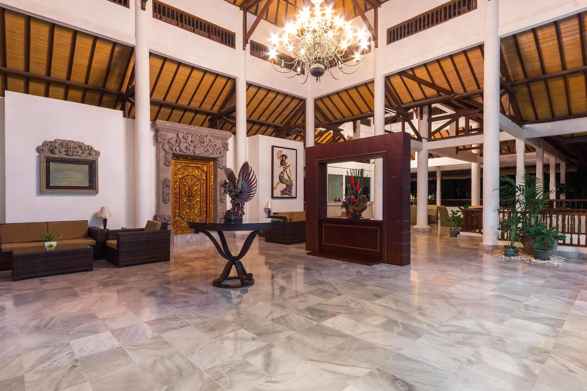 Puri Raja Hotel Legian Kültér fotó
